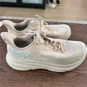 Hoka Clifton 9 Women's Cream Tan Athletic Shoes